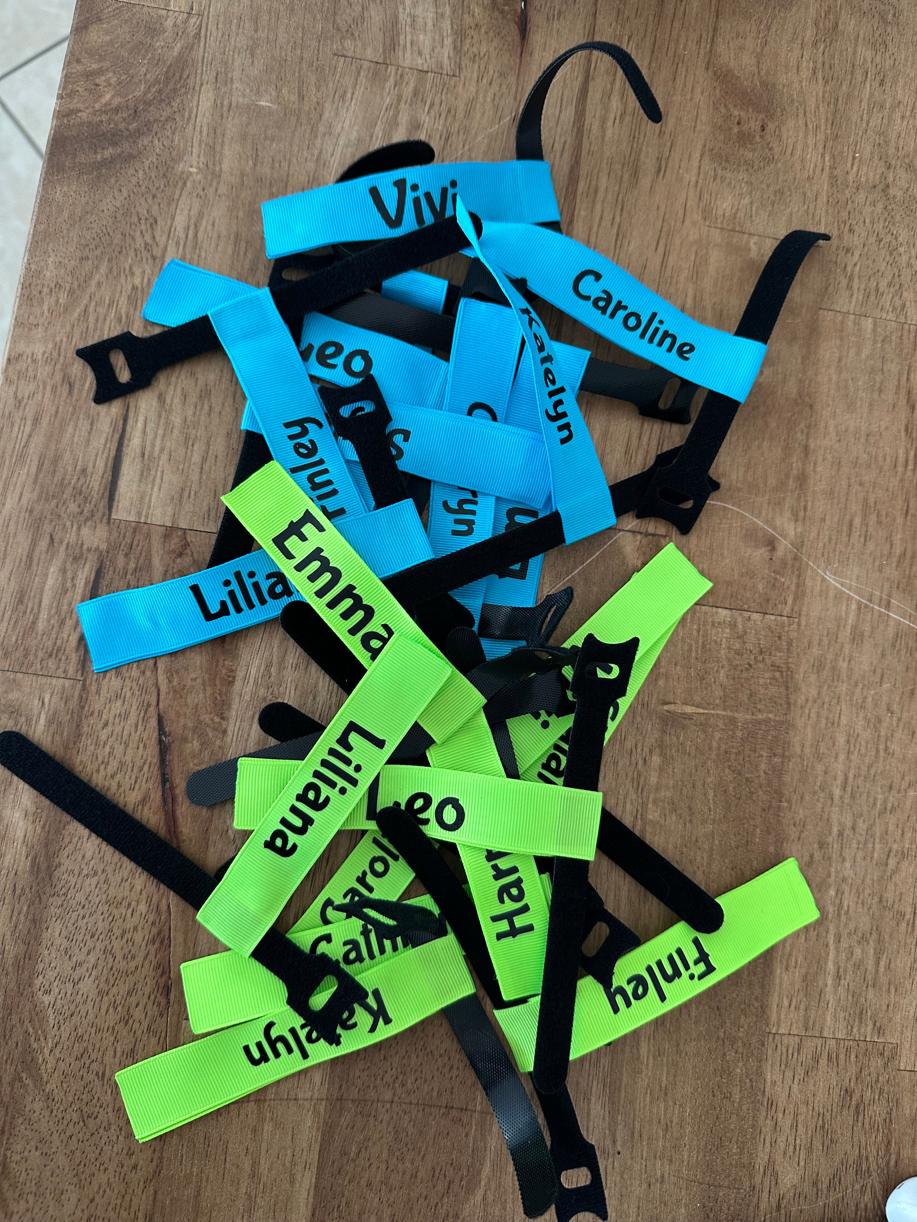 Pom Pom Name Tag Set